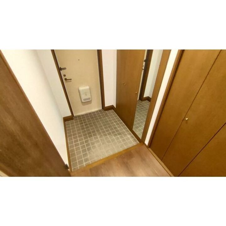 栃木県宇都宮市川田町(マンション)の賃貸物件の玄関