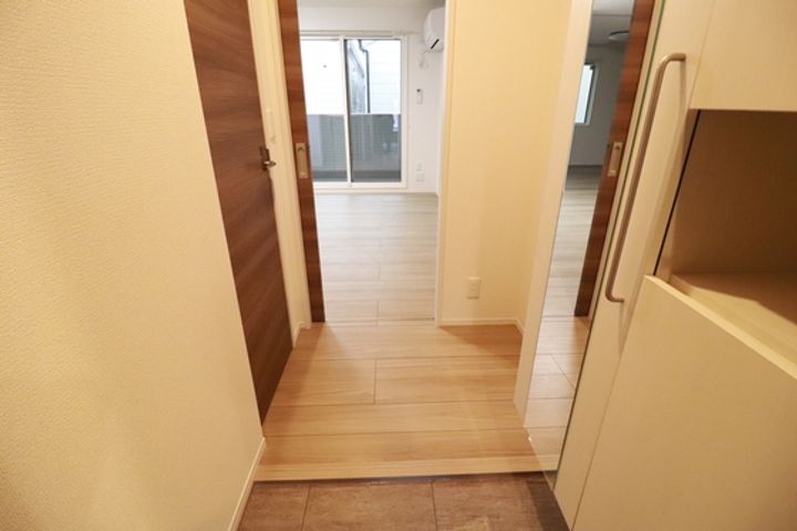 D-room舟入南の玄関
