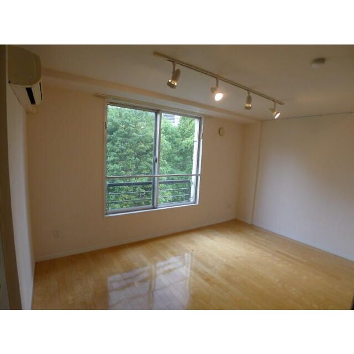 東京都新宿区西新宿3(マンション)の賃貸物件の居間