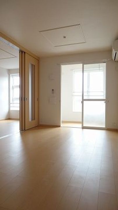 新潟県見附市双葉町(アパート)の賃貸物件の居間