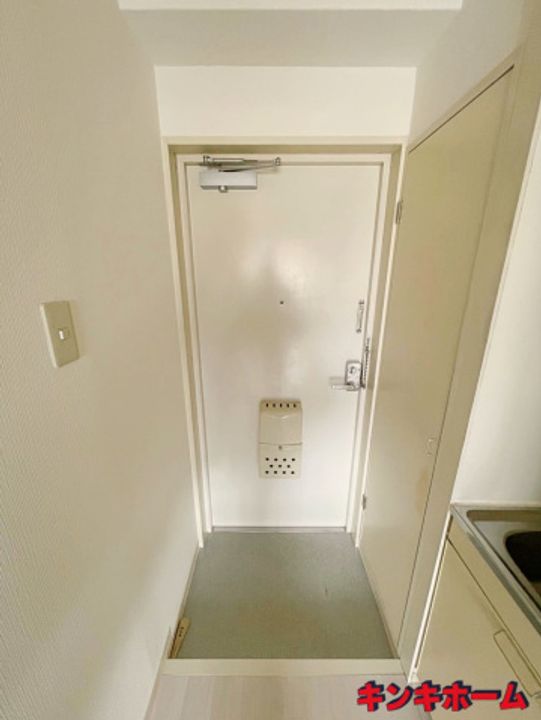 広島県広島市西区西観音町(マンション)の賃貸物件の玄関