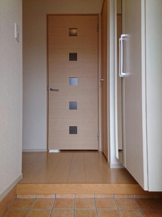 静岡県浜松市浜名区西中瀬3(アパート)の賃貸物件の玄関