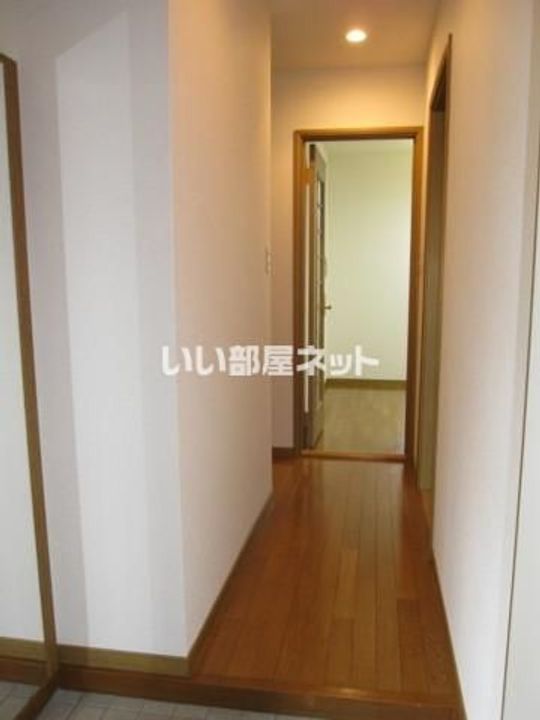 ラフォーレS39の玄関