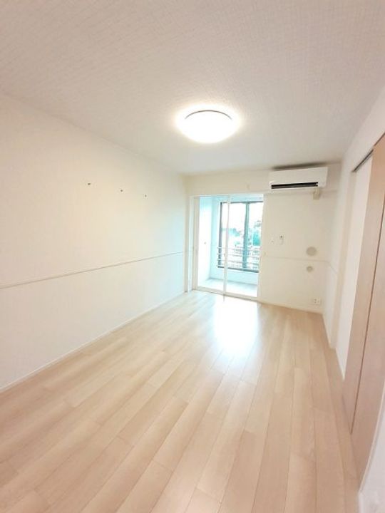 メゾン レオの居間