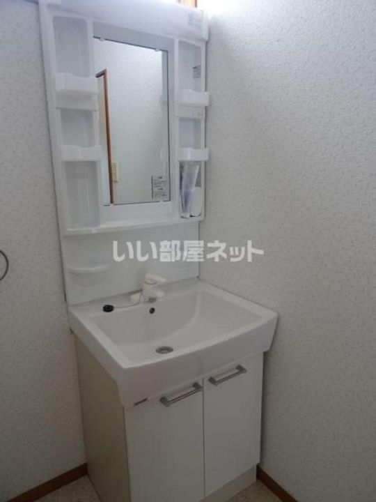 コーポエーワン A棟の玄関