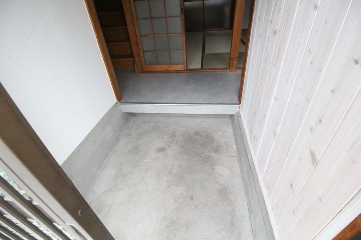 奈良県大和高田市神楽3(一戸建)の賃貸物件の玄関