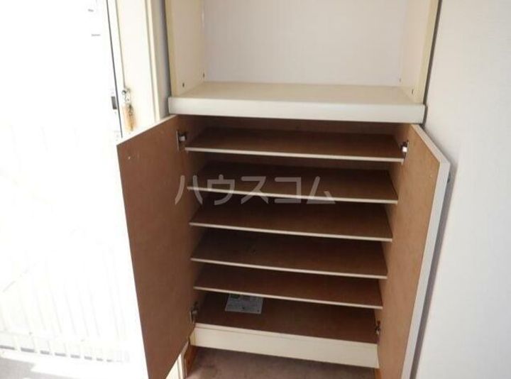 シャトレ東林間の玄関