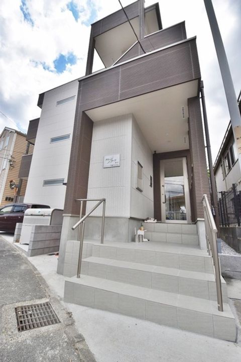 グリーンリーフ鴨居の外観