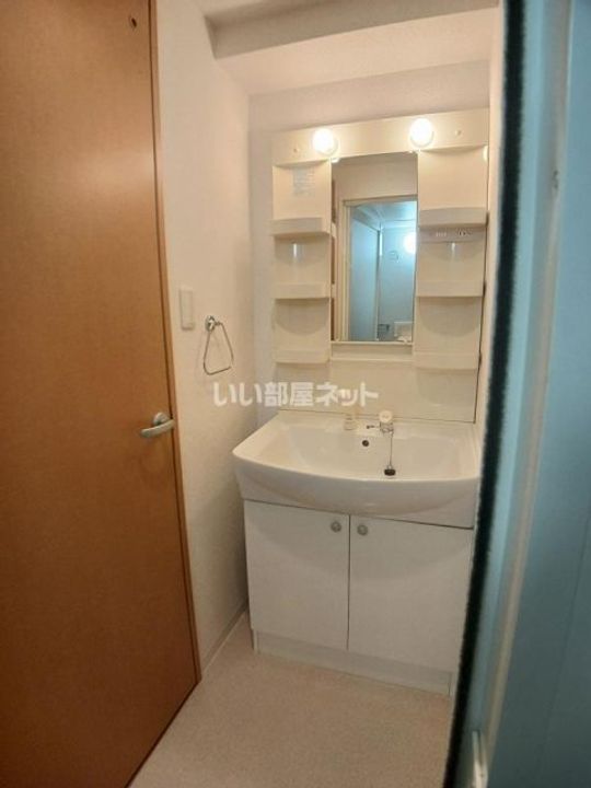 大阪府泉佐野市笠松2の賃貸マンションの内装