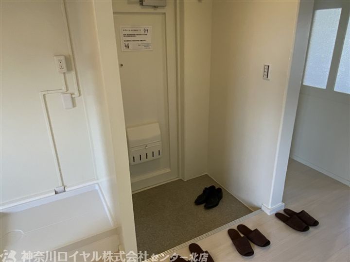 戸塚深谷18号棟の玄関