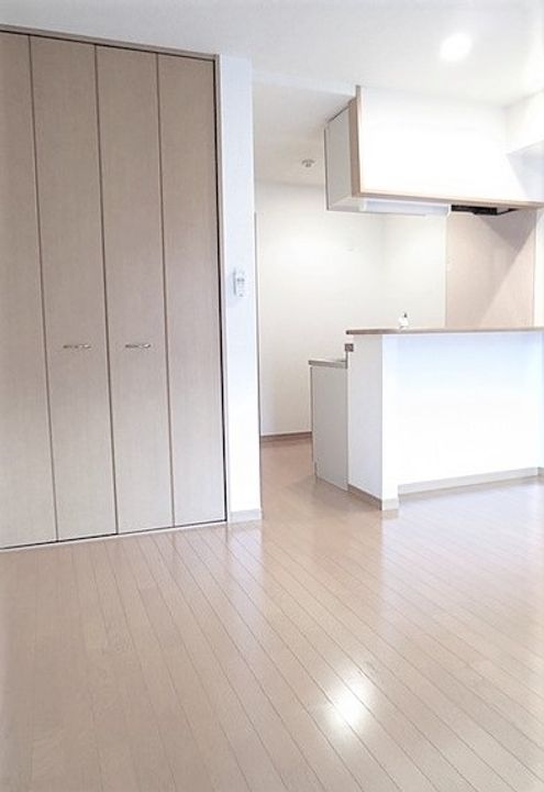 TKレジデンス栄の居間