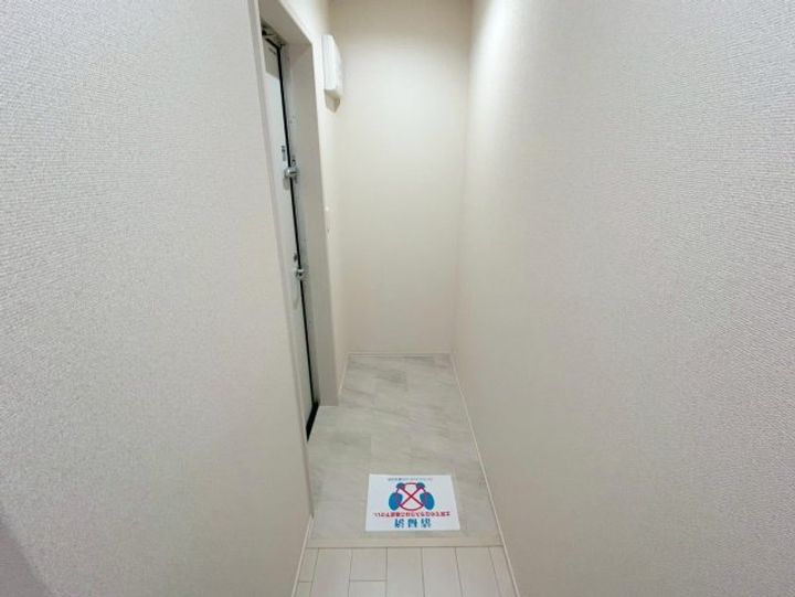 フジパレス下新庄駅東1番館の玄関