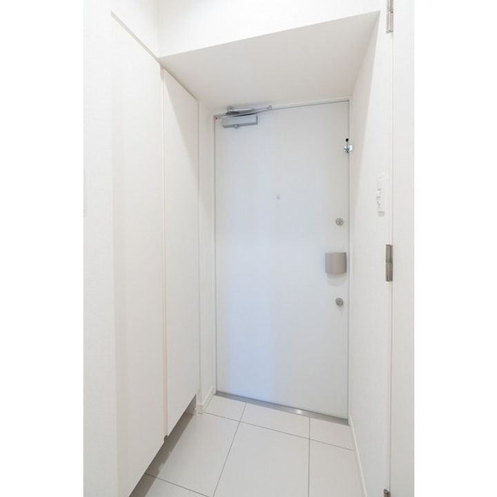 コンフォリア・リヴ新中野SOUTHの玄関