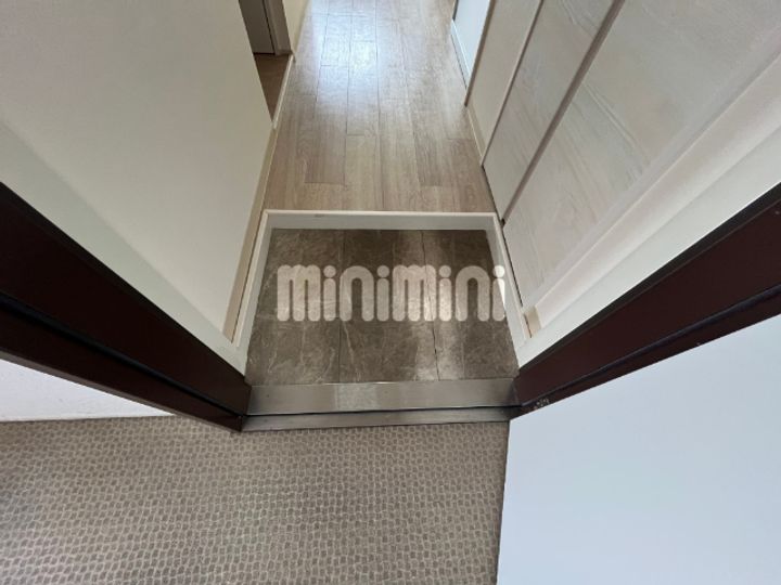 べるべーる高石神の玄関