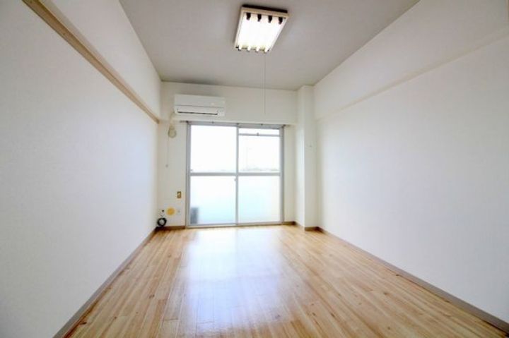 ヴィラ松沢Aの居間