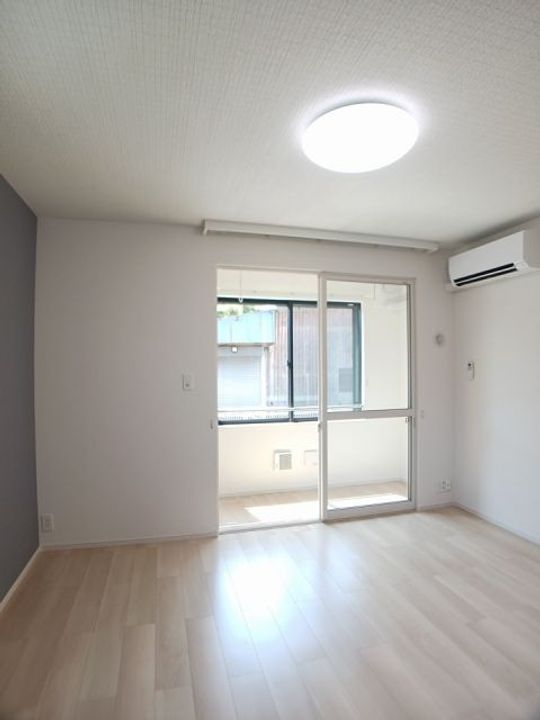 福島県いわき市泉町滝尻字御前田(アパート)の賃貸物件の居間