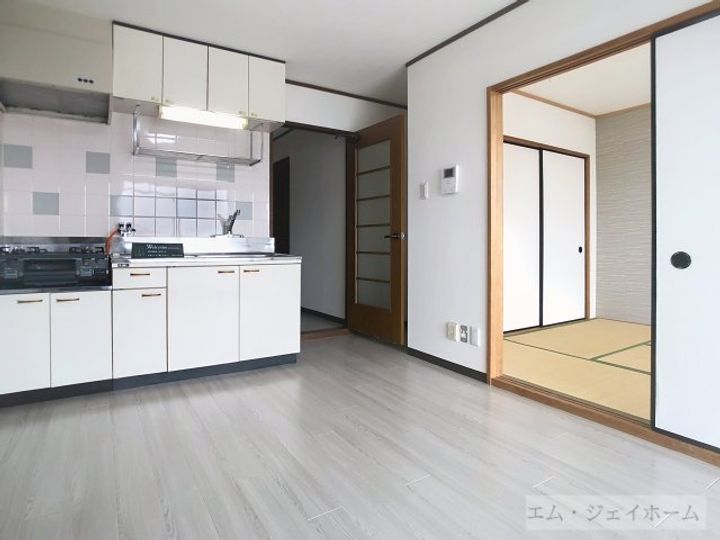 滋賀県東近江市沖野1(マンション)の賃貸物件の居間