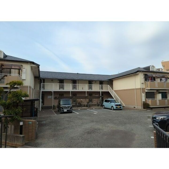 ツインステージ川西の外観