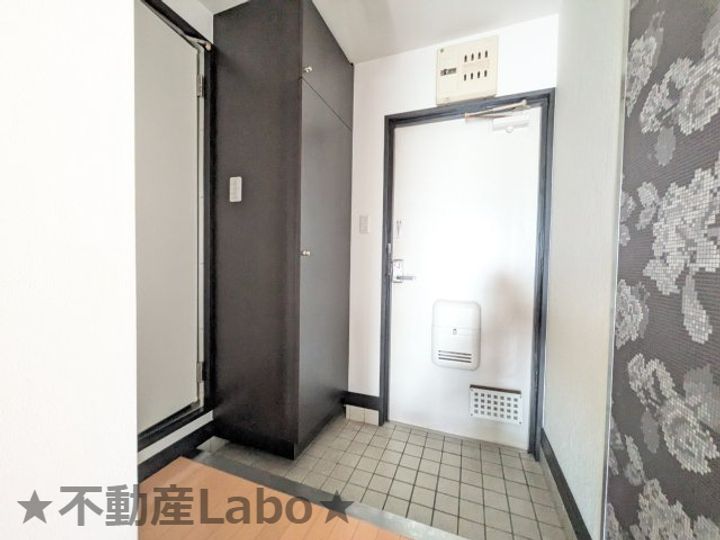 徳島県板野郡藍住町富吉字豊吉(アパート)の賃貸物件の玄関