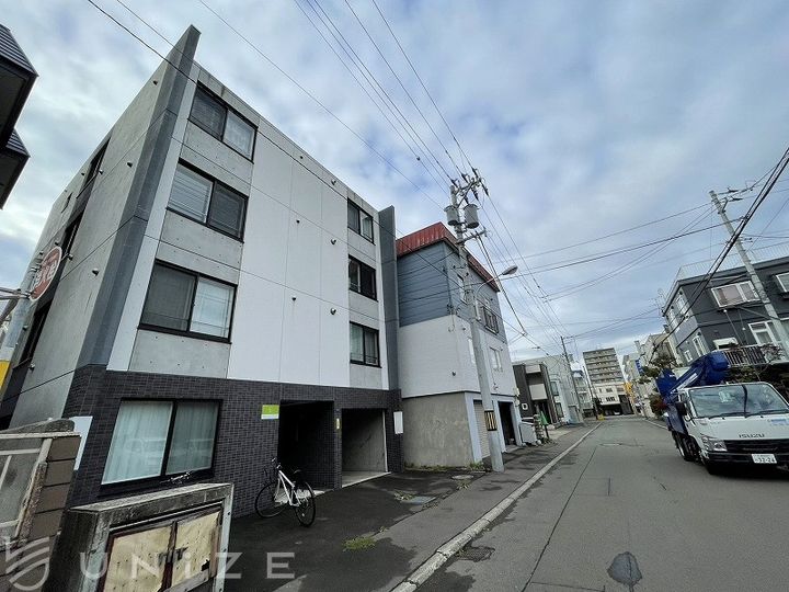 北海道札幌市豊平区平岸四条4(マンション)の賃貸物件の外観