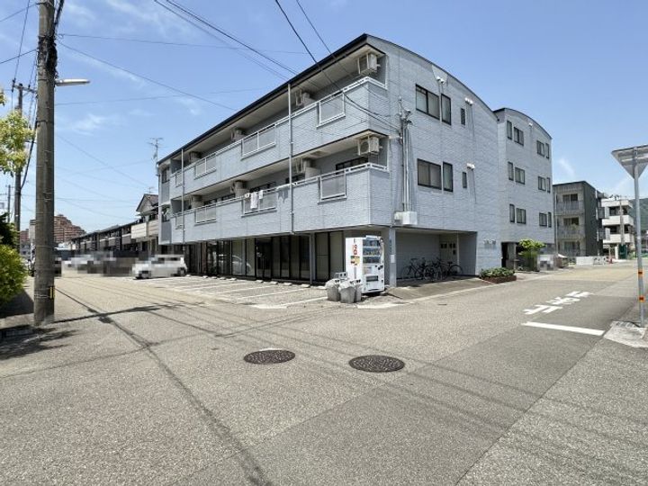 高知県高知市高そね(マンション)の賃貸物件の外観