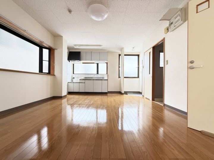 高知県高知市高そね(マンション)の賃貸物件の居間