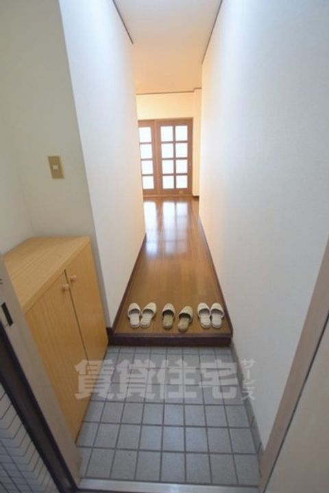 グリーンコート一番館の玄関