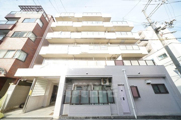 グリーンコート一番館の外観