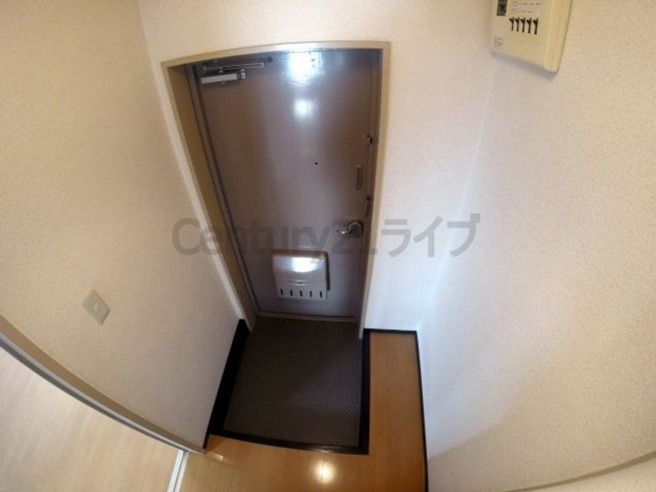 宝塚安倉13号棟の玄関