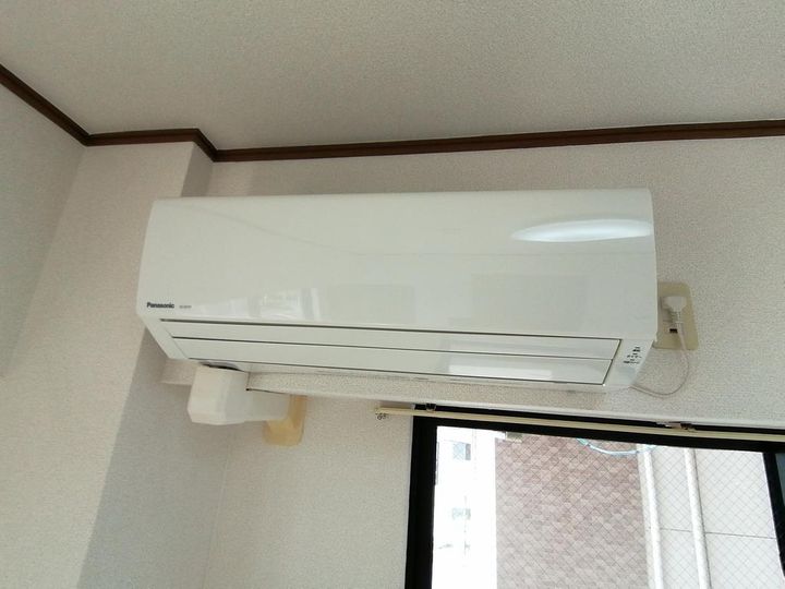 アワーズバリーの内装