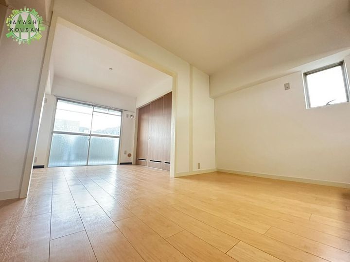 グランメゾンの居間