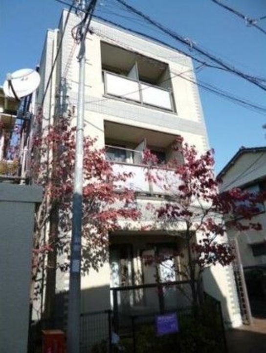 ローレル三ツ輪の地図