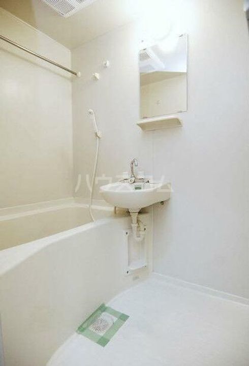 ローレル三ツ輪の風呂