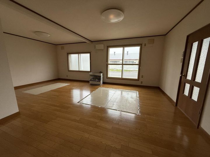 北海道名寄市西五条北10(一戸建)の賃貸物件の居間