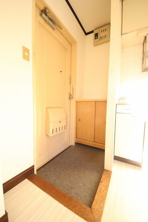 コーポラス北九の玄関