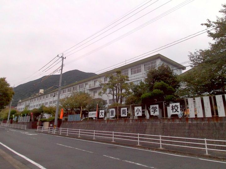 コーポラス北九の周辺