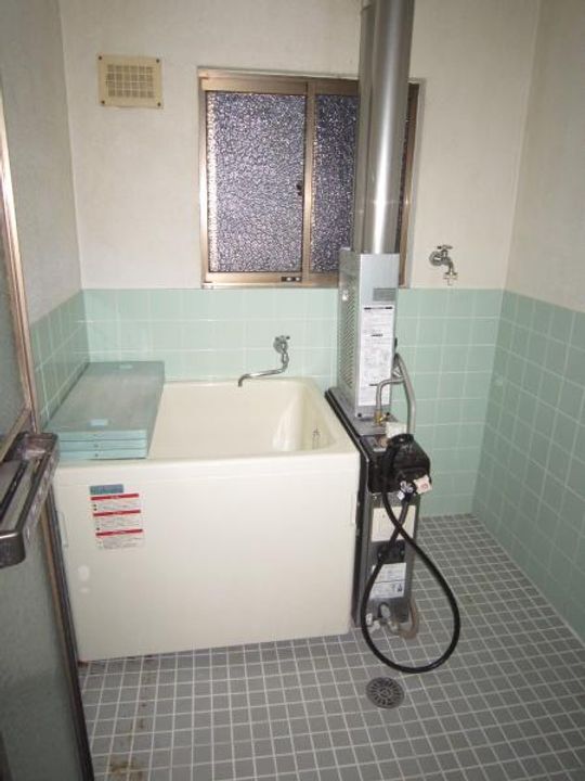 岡田アパートの風呂