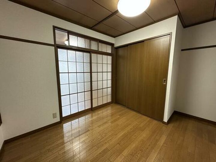 STハイツ中の橋の外観