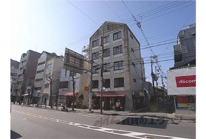 T’sコートの外観