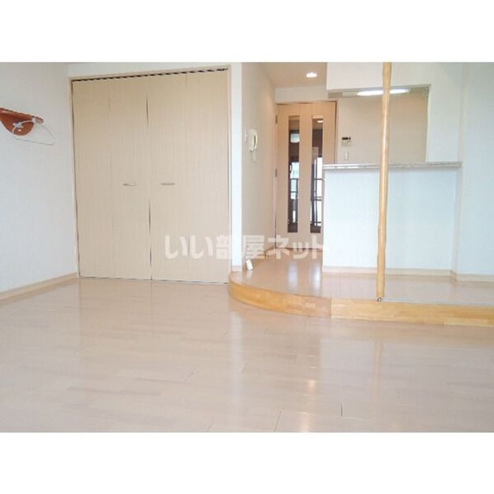 大阪府堺市西区鳳東町4(マンション)の賃貸物件の居間