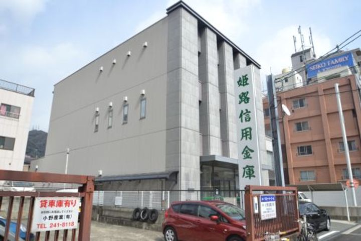 アドバンス三宮シュロスの周辺