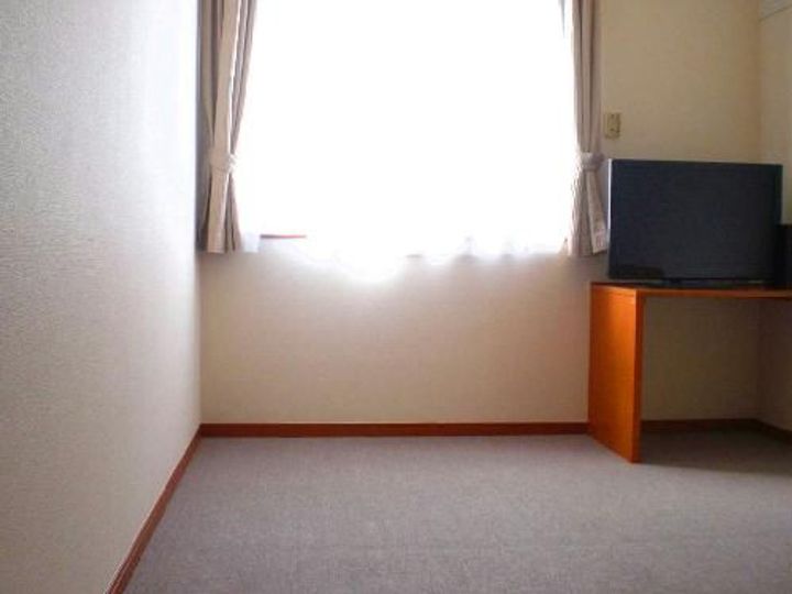 レオパレスかすやの居間