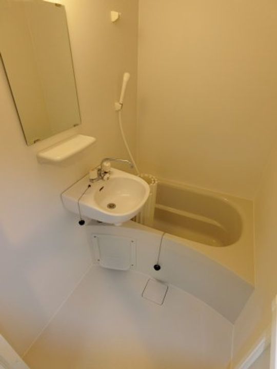 クレスコート国立の風呂