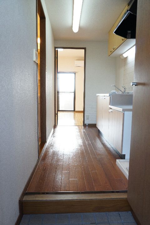 イーストサイドミネ3の玄関