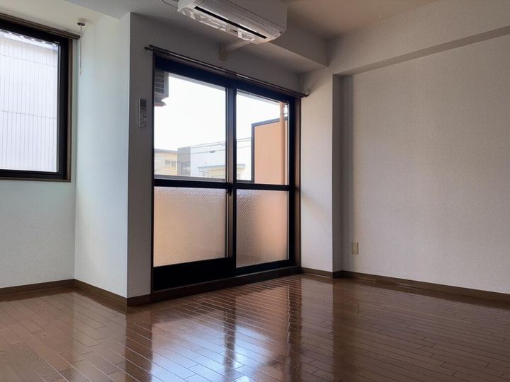 ニアベル花堂の居間