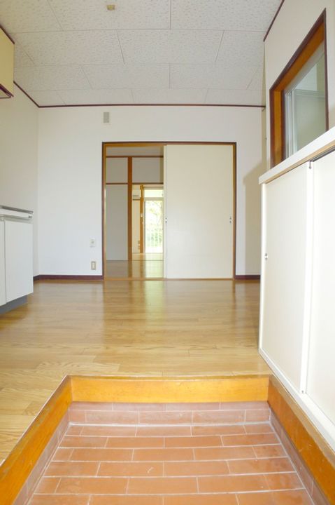 ハイツ伊藤の玄関