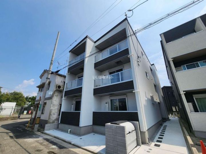 大阪府堺市堺区香ヶ丘町4(アパート)の賃貸物件の外観