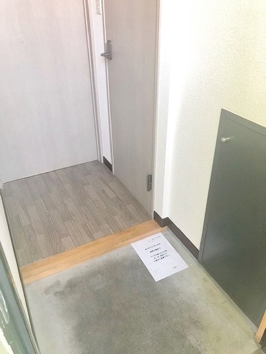 高知県香南市野市町西野(マンション)の賃貸物件の玄関