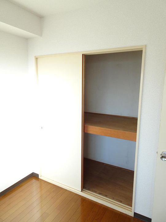ファミールサワイの内装