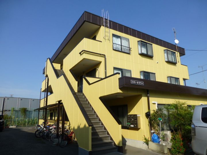 ファミールサワイの外観